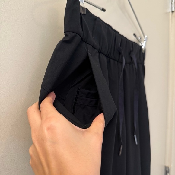 Lululemon On The Fly Pant *Woven 28" in black size 2 travel athletic pants - Picture 9 of 14